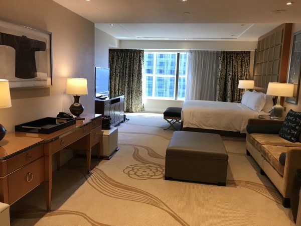 King Premier Suite bedroom